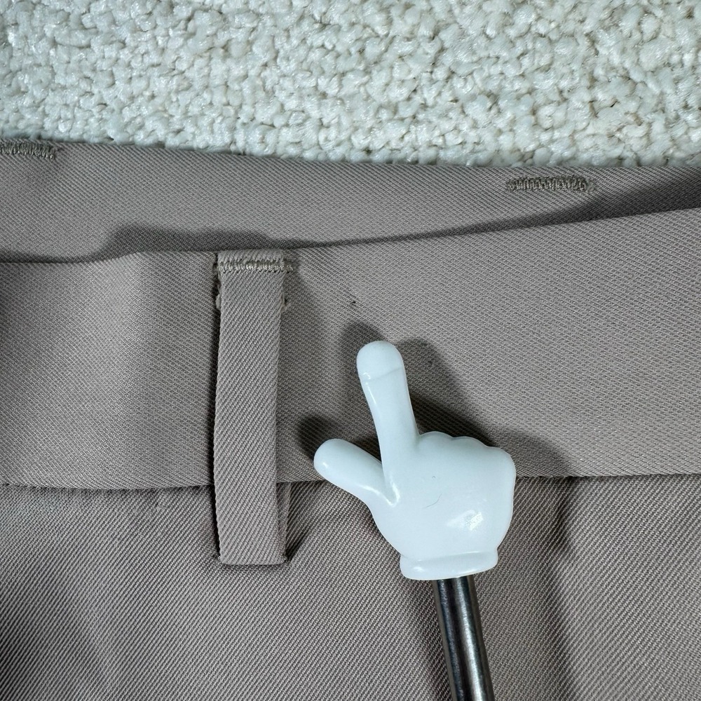 Peter Millar Wicking Men's Size 36 Chino Golf Shorts Light Khaki Beige Polyester - Picture 8 of 9